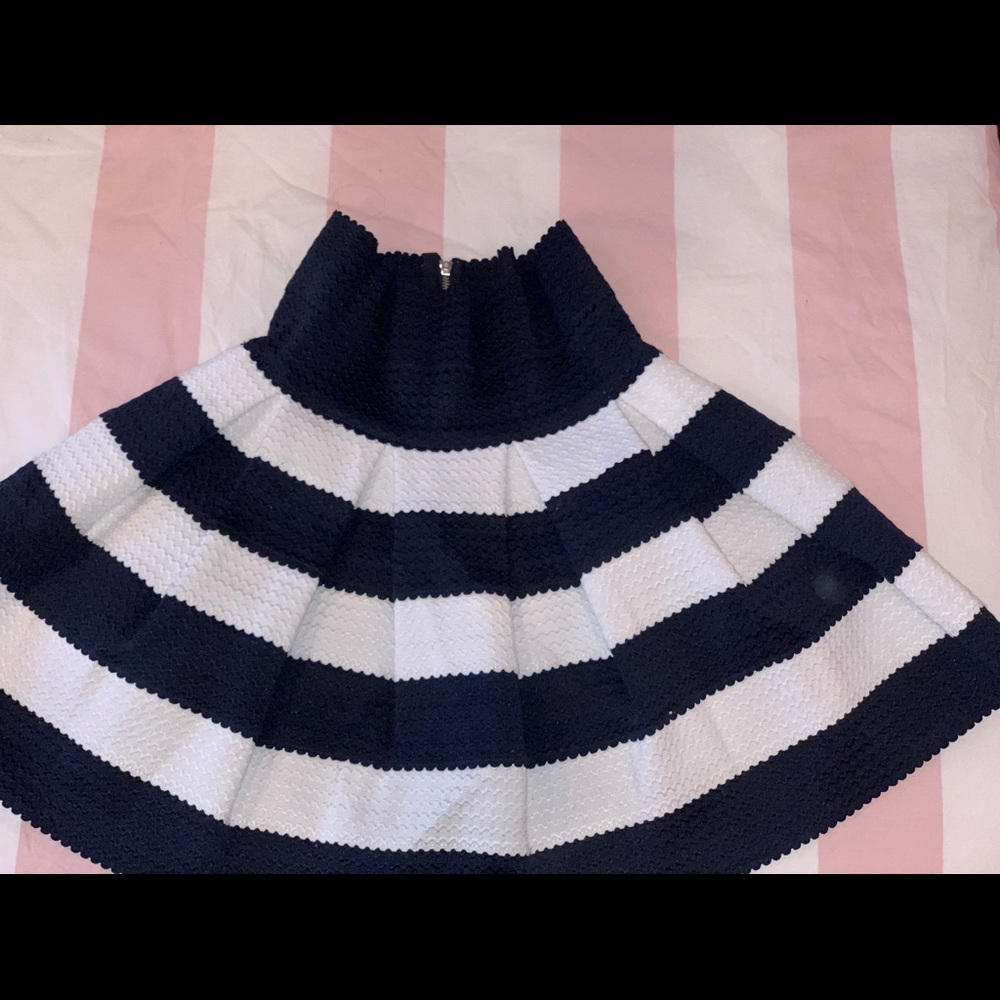 Girls elegant skirt blue and white size 12